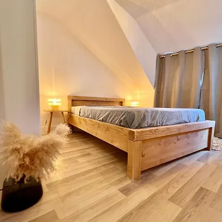 Un Peu Plus Pres Des Etoiles Annecy Extérieur photo